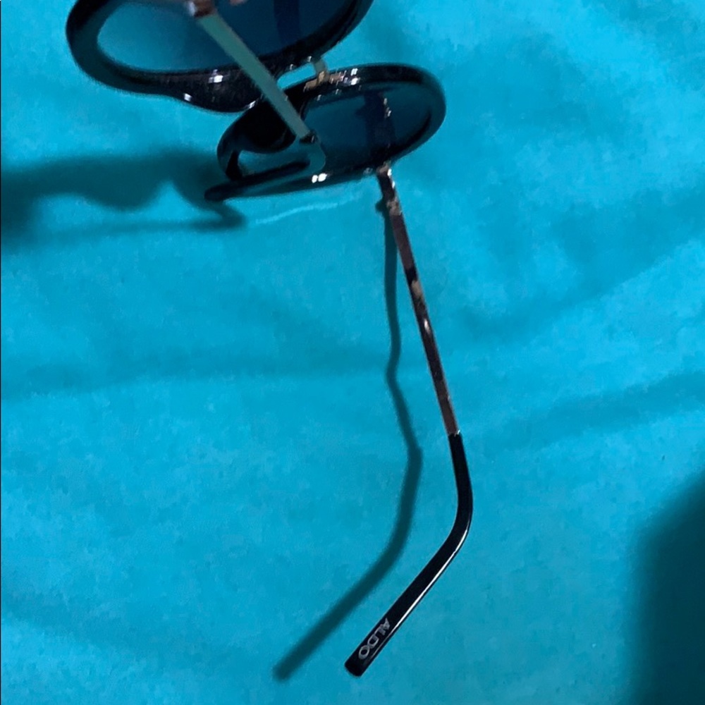 Round sunglasses - Picture 2 of 2